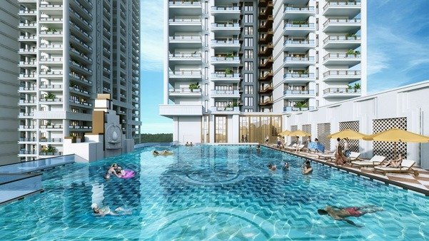 The Palatial Rooftop Infinity Pool